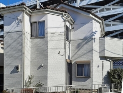 角地で日当たりもよく、心地のよい住まいです。