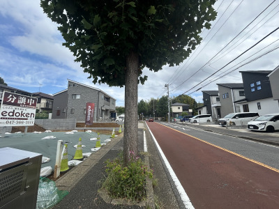 前面道路約12ｍ公道に面した開放的な現地街並み