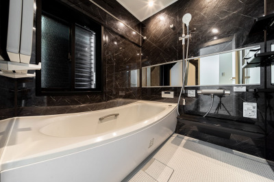 1日の疲れを癒すユニットバス施工例。