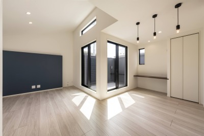 【2号棟】外からの視線が全く気にならない明るく開放感あるリビング空間