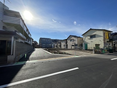 車が入ってこないから、子どもものびのび。家族みんなが安心して暮らせる、プライベート街区です。