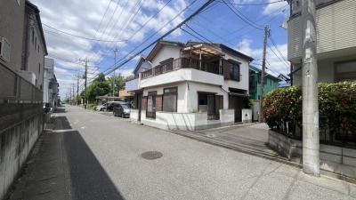現地周辺の街並みの様子。