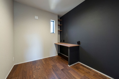 リモートワークをするのに最適な書斎室施工例。