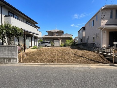 広々とした6m道路に面した整形地