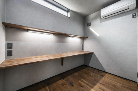 在宅ワークにも心地よく使える、静かに集中できる書斎スペース施工例。