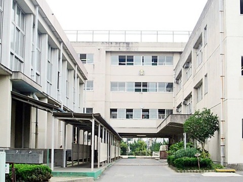 通学する中学校はコチラ