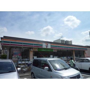 近所にあると何かと便利なコンビニエンスストア