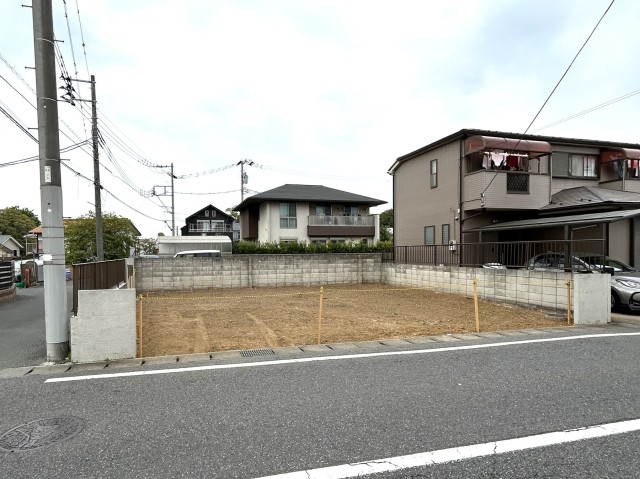安心の高台立地に暮らす安心と贅沢。
大勝院幼稚園近くの閑静な住宅街に、ゆとりの34坪超・分譲地が誕生！

■交通：
・常磐線「北小金」駅徒歩8分
・常磐線・武蔵野線「新松戸」駅徒歩13分

