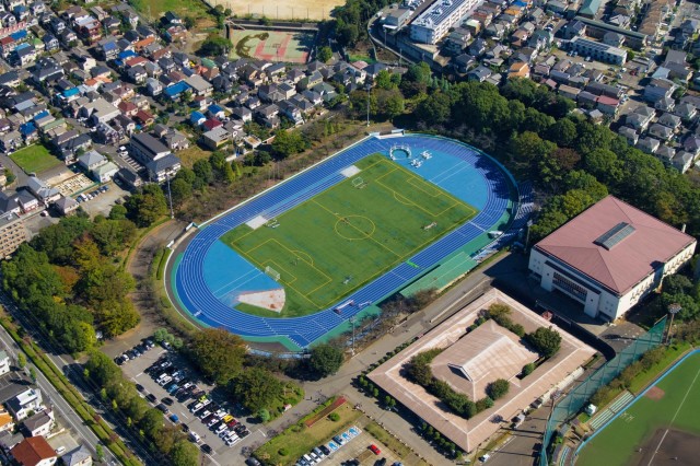 松戸運動公園の緑に癒される、
落ち着きある住環境。
家族で安心して暮らせるロケーションです。

