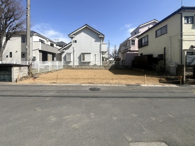 ・土地面積：109.45ｍ2（33.10坪）
・販売区画：1区画
・用途地域：第１種低層住居専用地域
・前面道路：約５ｍ公道

