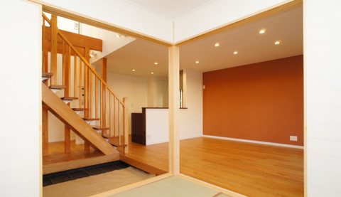 上部が吹抜けになっており、開放的なＬＤＫ。心地のよい空間が広がります。