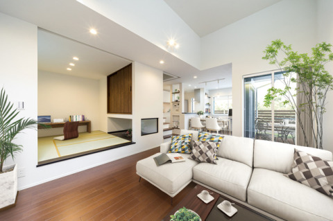 家族が多目的に使用できるキッチン前のスタディーカウンター。下部にルンバ（お掃除ロボット）ステーションにもなる収納スペースもあります。・床材：EIDAI「スキスムSフロア」（ショコラブラウン）・サッシ：LIXIL「サーモスⅡH」（外側ブラック/内側プレシャスホワイト）