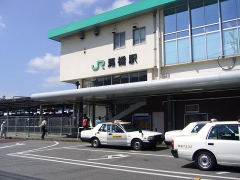 暮らしやすさが身近にそろう、馬橋駅エリア馬橋駅は、JR常磐線各駅停車と流鉄流山線が利用できる駅です。2024年の1日乗車人数は23,552人と、多くの方に利用されている地域の生活拠点となっています。駅西口には「馬橋ステーションモール」があり、日々のお買い物にも便利。駅周辺にはスーパーや飲食店、生活施設がそろい、通勤・通学の利便性と暮らしやすさを兼ね備えたエリアです。落ち着いた住宅街も広がっており、駅徒歩圏で快適に暮らしたい方におすすめのロケーションです。