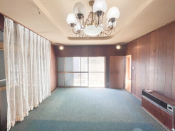 室内（2024年1月）撮影
明るい陽射しが入る洋室。
