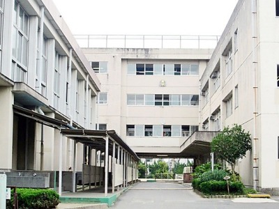 通学する中学校はコチラ 通学する中学校はコチラ
