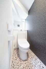 ・トイレ:TOTO(ZJ1)・壁紙(アクセント):トキワTWP-1327